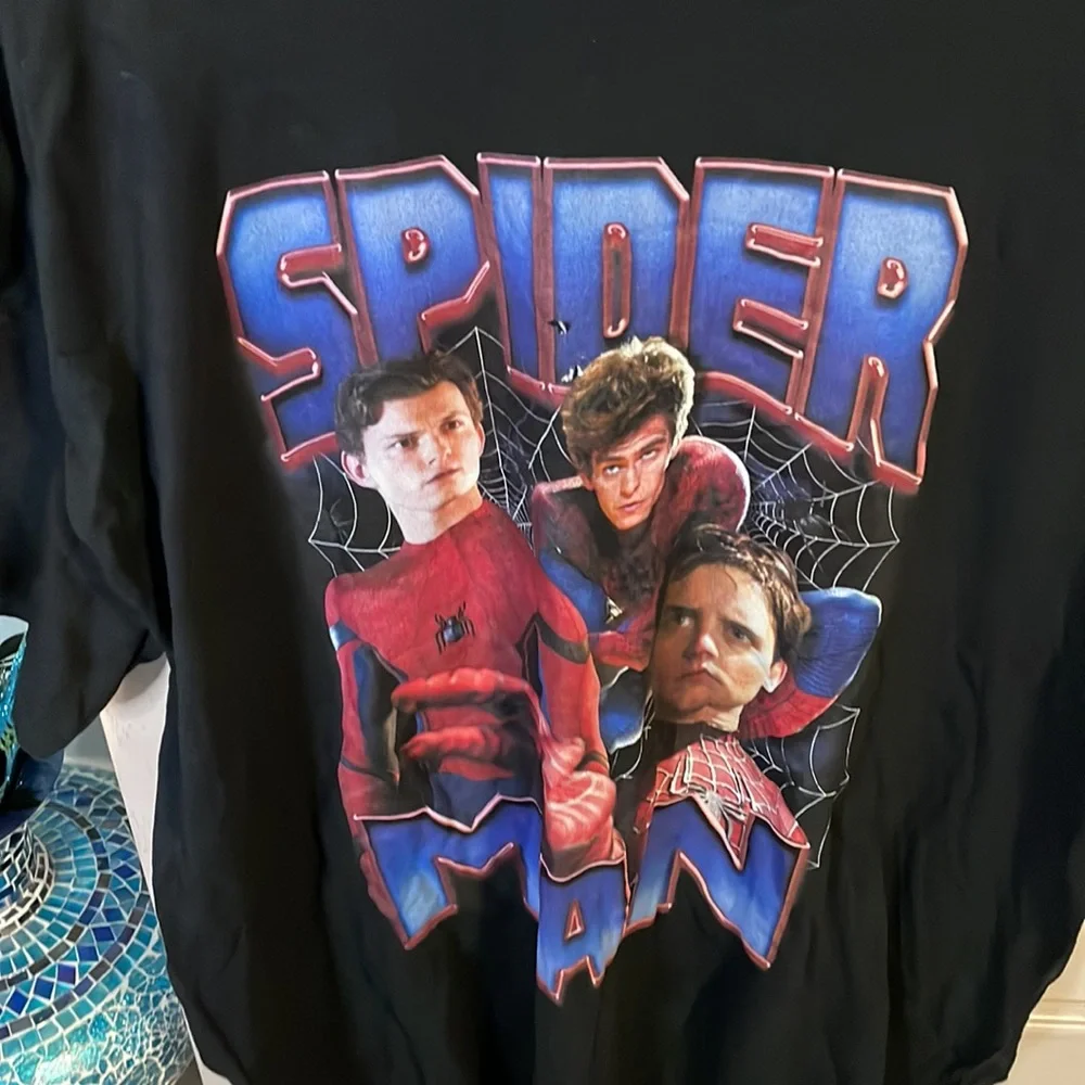 Men’s graphic canvas, short sleeve T-shirt, web slinger, triple Spider-Man’s XL